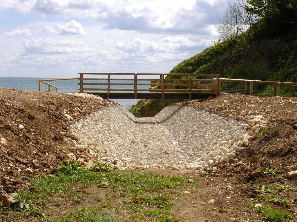 Under Dykes End Bridge